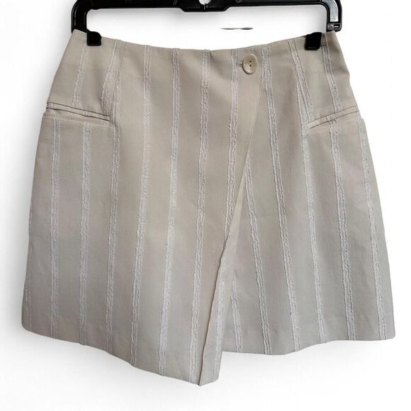 H&M Women's Cream textured-weave wrap skirt, 6 Minimalist Elevated Basic - Picture 1 of 8